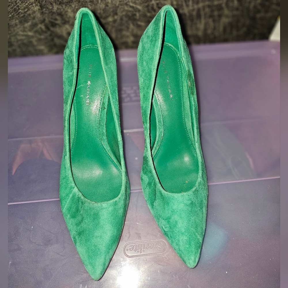 Elie Tahari Suede Green Pumps